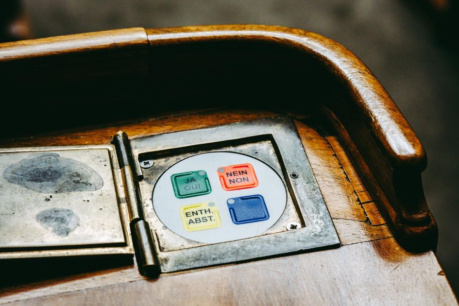 José Jerí retorna al Congreso tras censura generando polémica